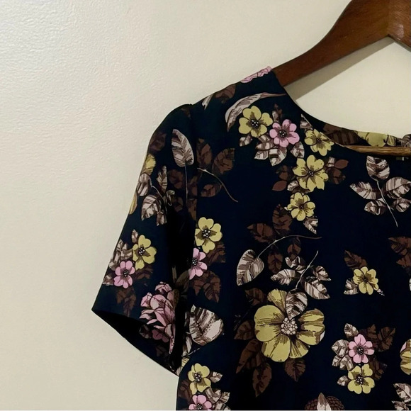 Philosophy| High-Low Pink & Sage Floral Short Sleeve Tunic Top Size S - Picture 2 of 6